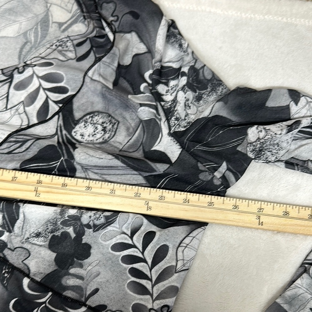 Chic White and Black Tie Front Long Sleeve Blouse very lightweight semi sheer - Picture 8 of 11